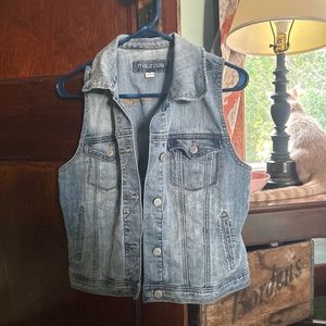 Sleeveless Jean Jacket